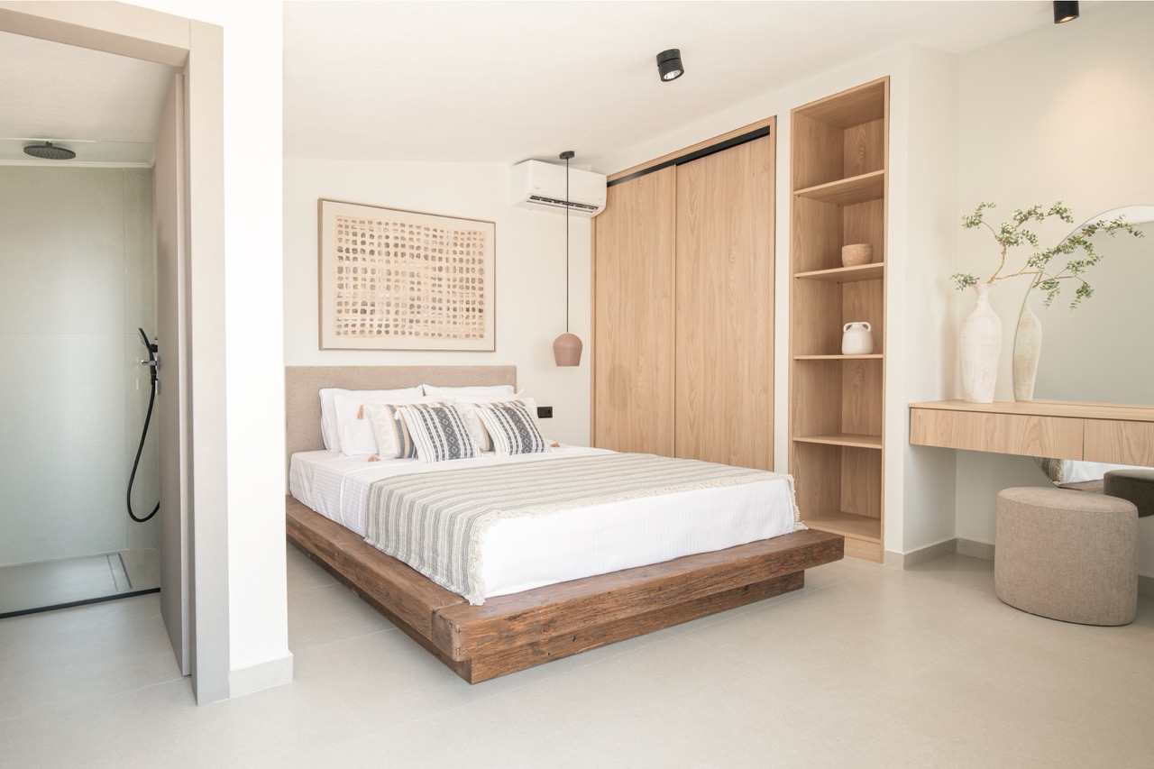 Apartment With Swimming Pool 1
